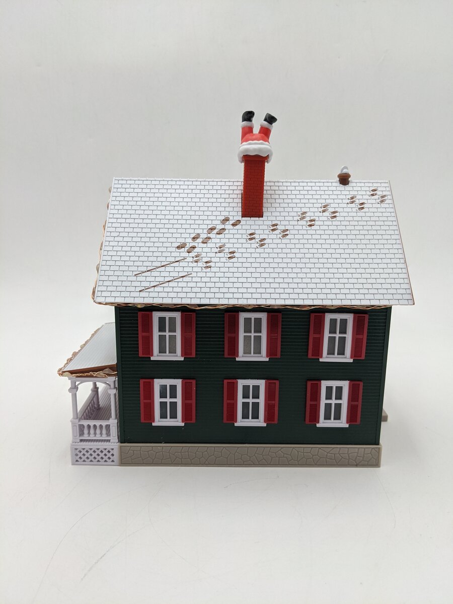 Lionel 2229290 O Plug-Expand-Play Up on the Rooftop Christmas House EX/Box