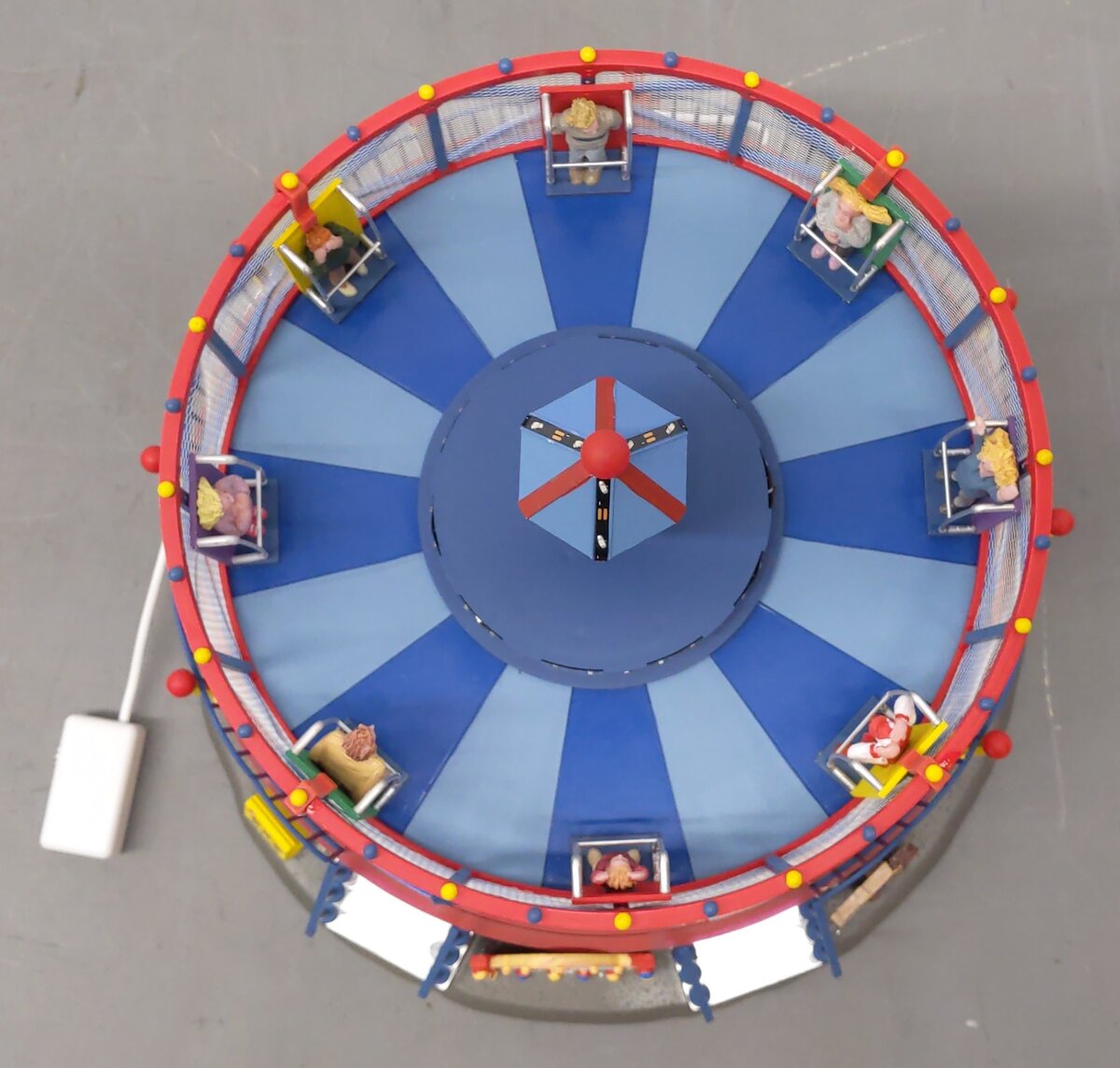 Lemax 24483 Round Up Carnival Ride VG/Box