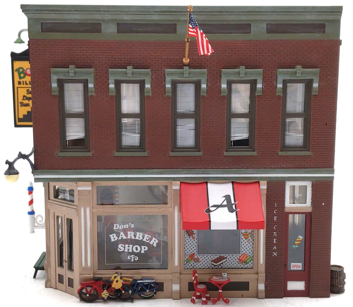 Woodland Scenics BR5844 O Built-&-Ready Corner Emporium Building EX