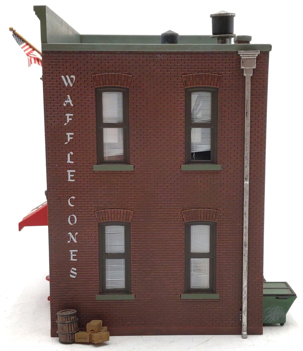 Woodland Scenics BR5844 O Built-&-Ready Corner Emporium Building EX