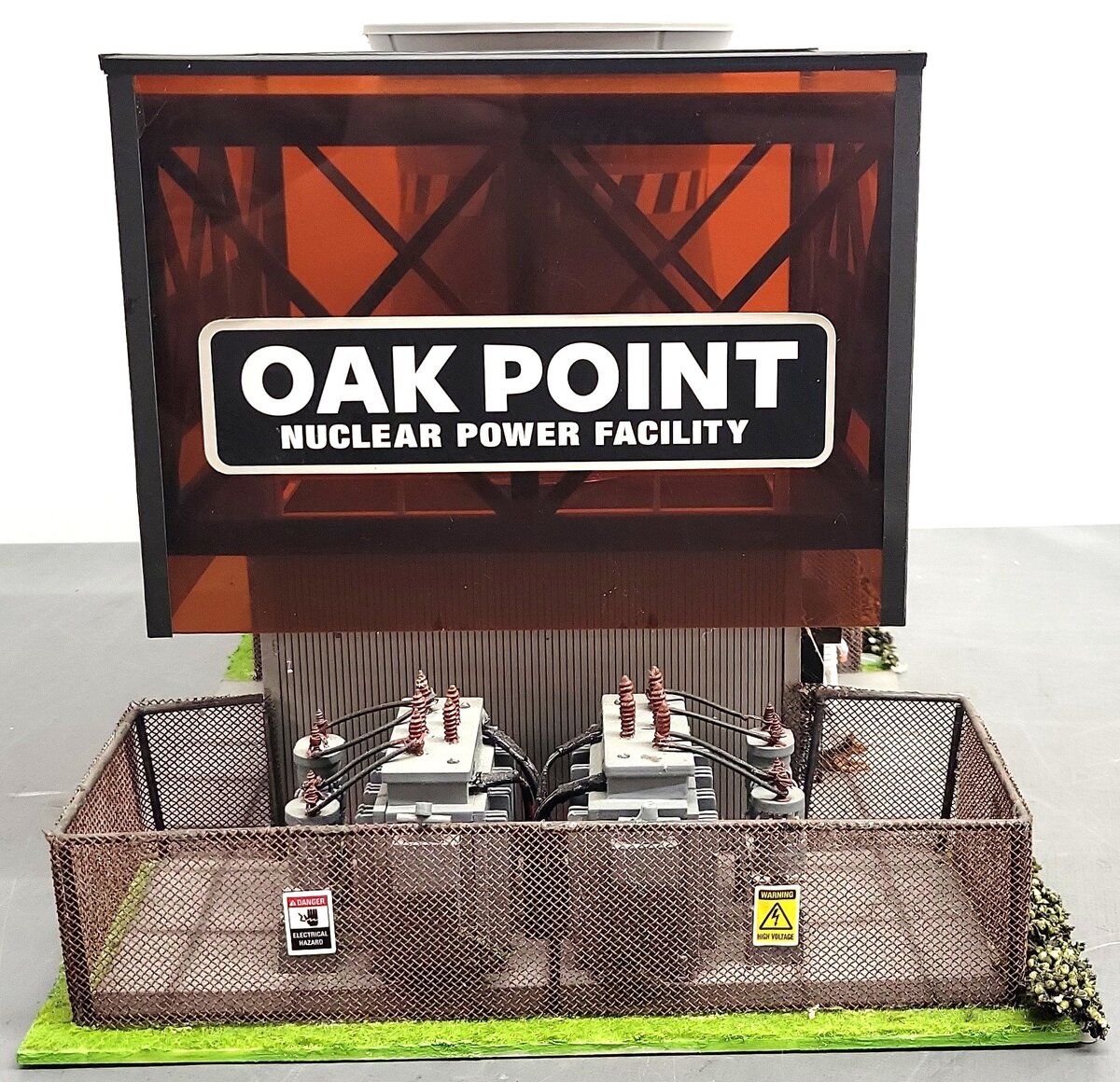 Menards 279-4433 O Scale Oak Point Nuclear Power Plant EX