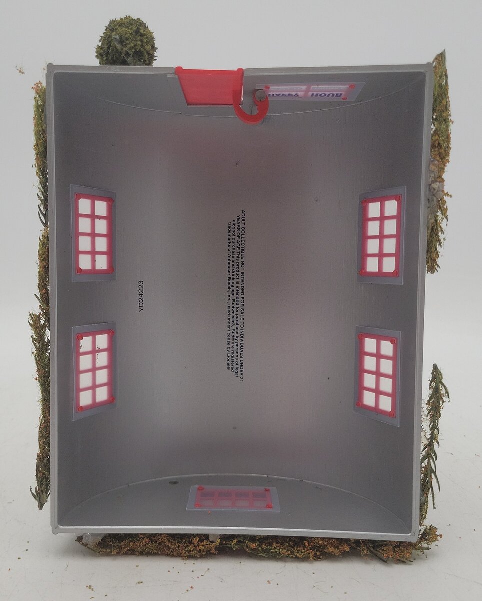 Lionel 2330110 O Assembled Budweiser Brew Hut