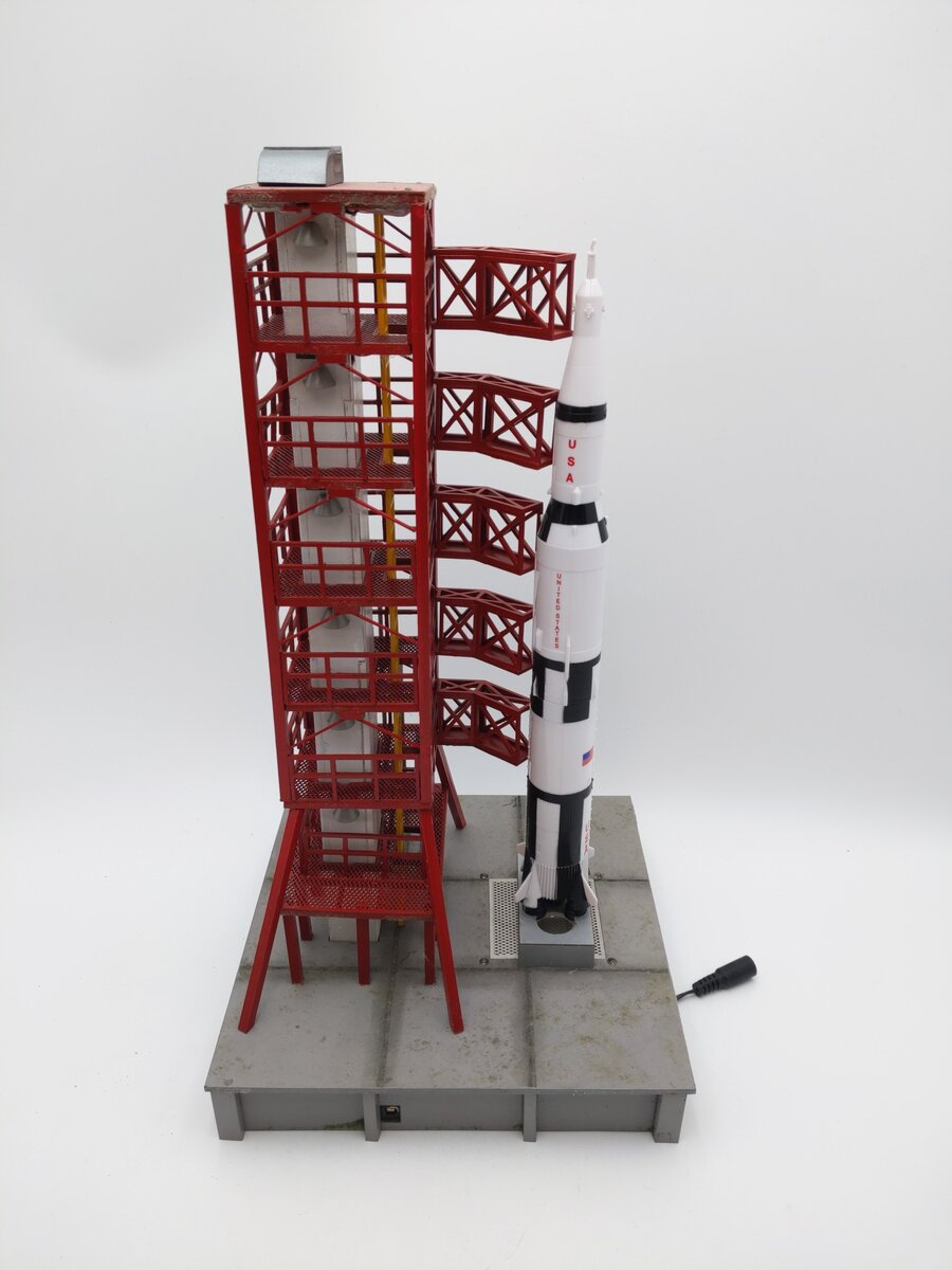 Menards 275-9032 O Scale Rocket Launching Tower EX