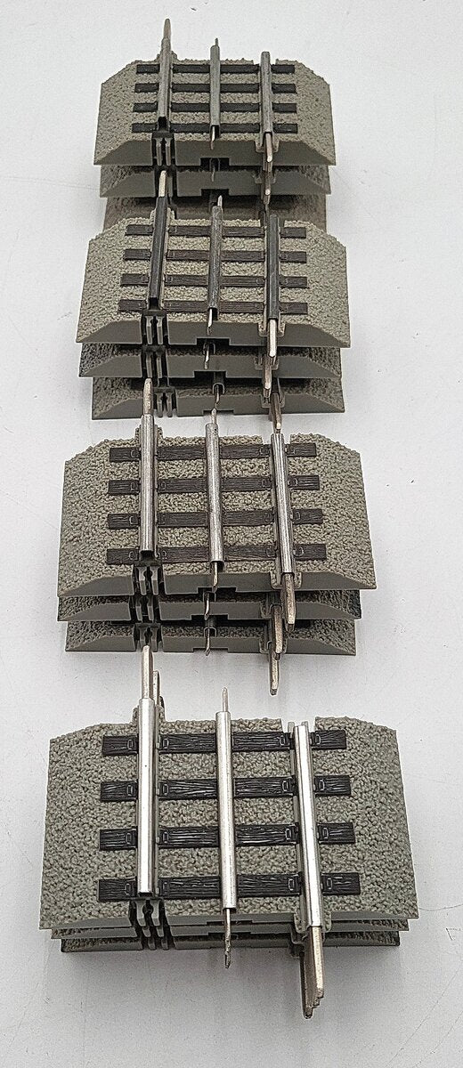 Lionel 6-12026 O Scale FasTrack 1-3/4 Inch Straight Track [12] EX