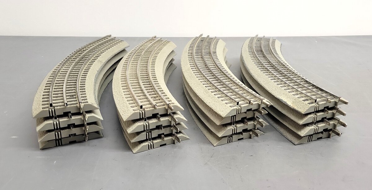 Lionel 6-12015 FasTrack O36 45-Degree Curved Track Sections (16) EX