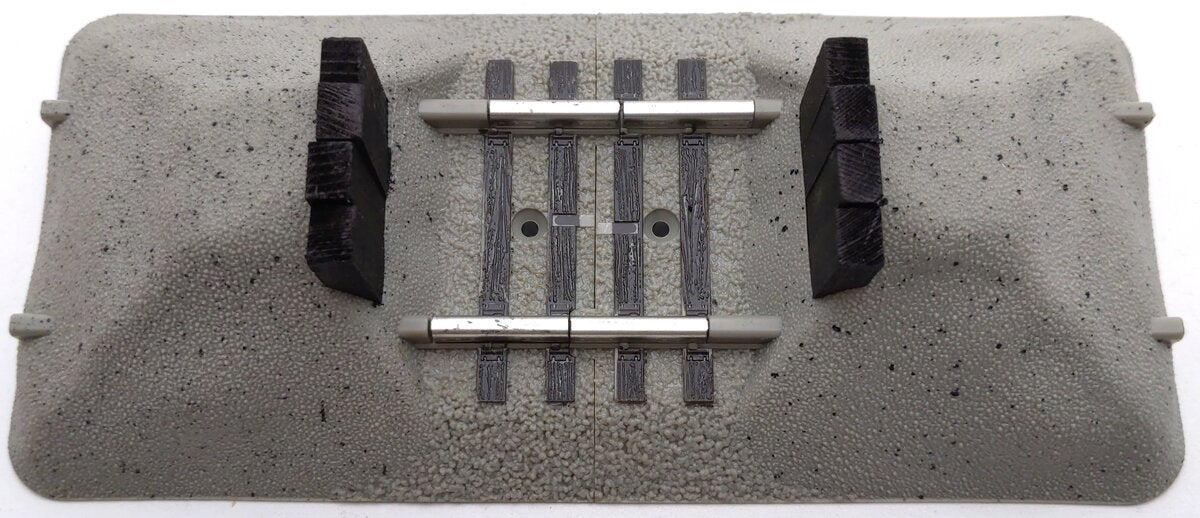 Lionel 6-12059 O Scale Fast Track Earthen Bumpers (Pack of 2) EX/Box