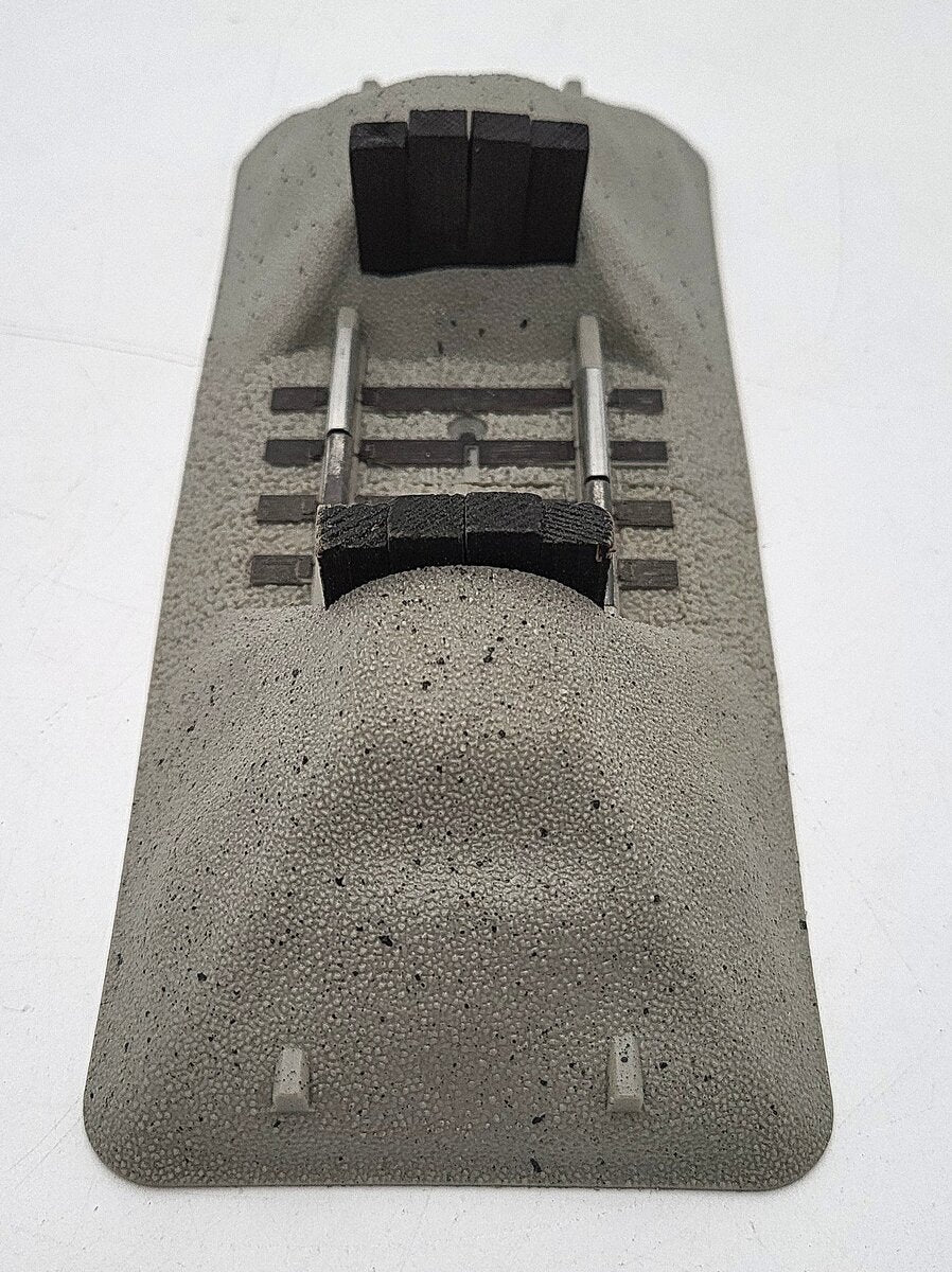 Lionel 6-12059 O Scale Fast Track Earthen Bumpers (Pack of 2) EX