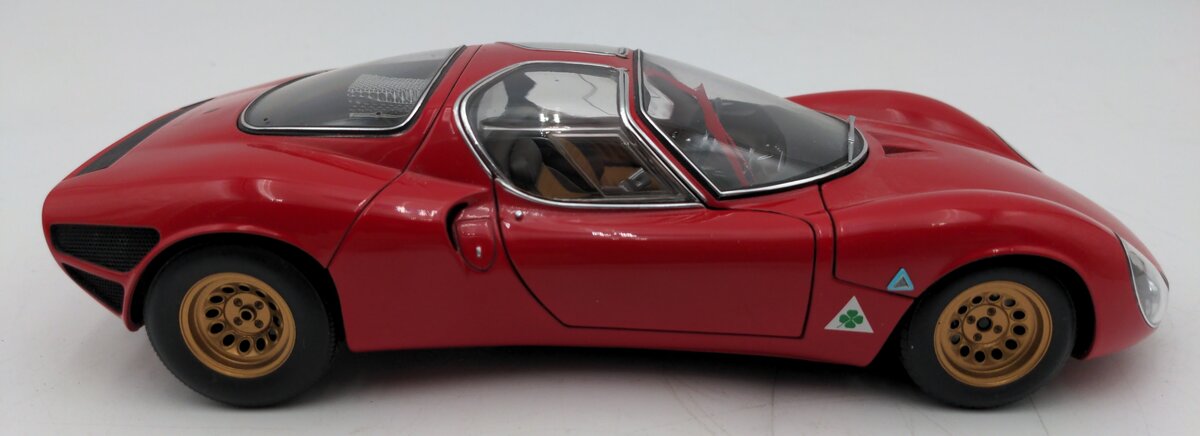 AutoArt 70191 1:18 Scale 1967 Alfa Romeo 33 Stradale Prototype in Red EX