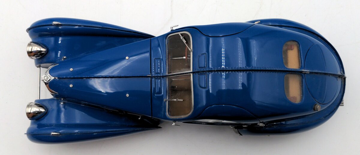 CMC 1938 1:18 Scale Diecast Bugatti 57 SC Atlantic VG