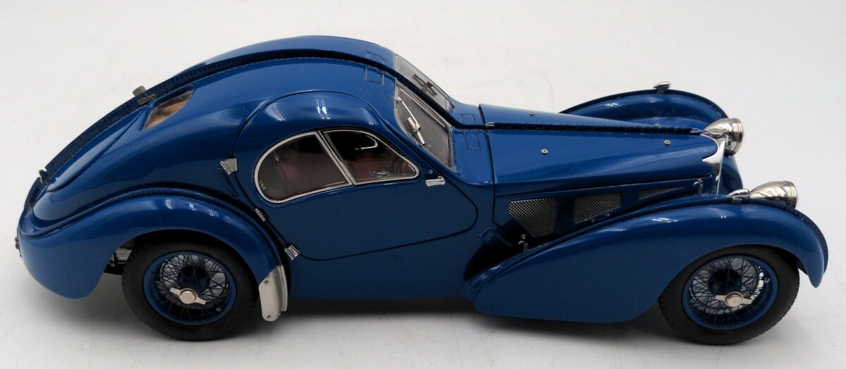 CMC 1938 1:18 Scale Diecast Bugatti 57 SC Atlantic VG
