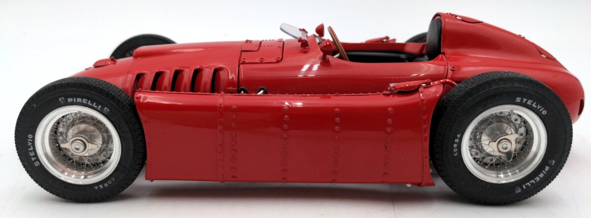 CMC 1:18 Scale Lancia D50 1955 Grand Prix Car EX