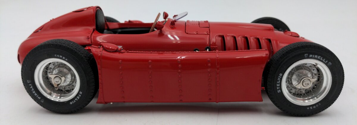 CMC 1:18 Scale Lancia D50 1955 Grand Prix Car EX
