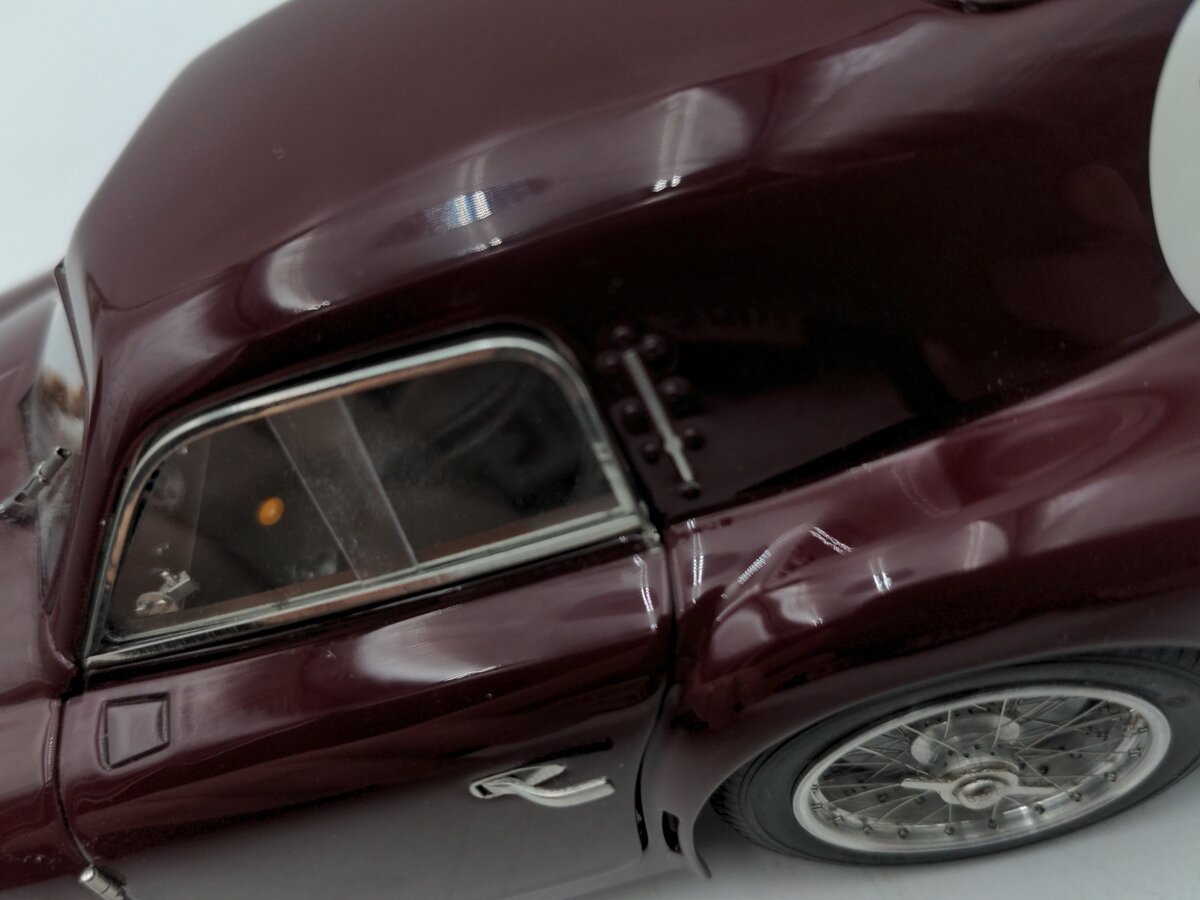 CMC M-111 1:18 Scale 8C 2900 Alfa Romeo 1938 Speciale Le Mans EX/Box