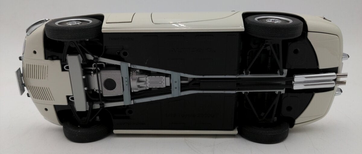 AutoArt 1:18 Scale Toyota 2000GT White VG