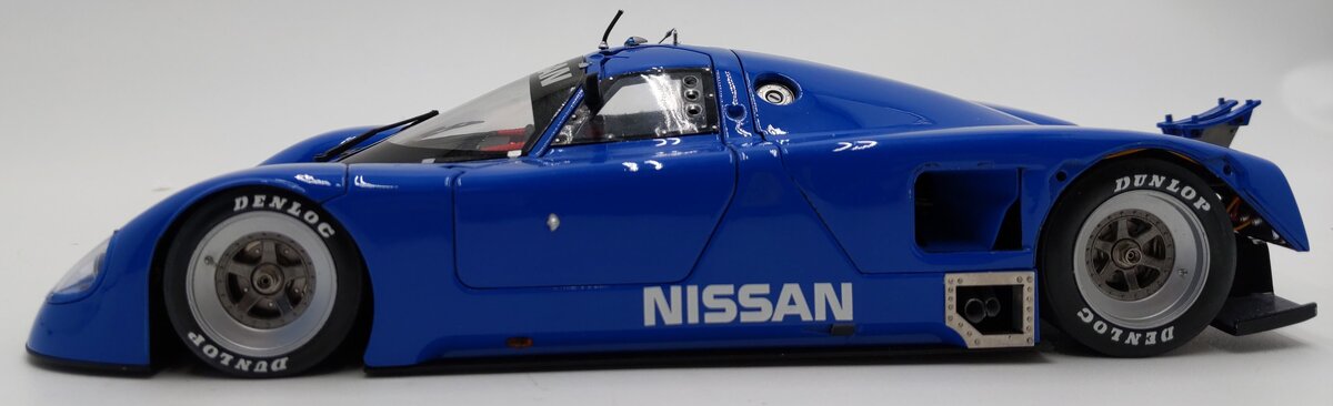AutoArt 89778 1:18 1997 Nissan R390 GT1 Test Car EX/Box