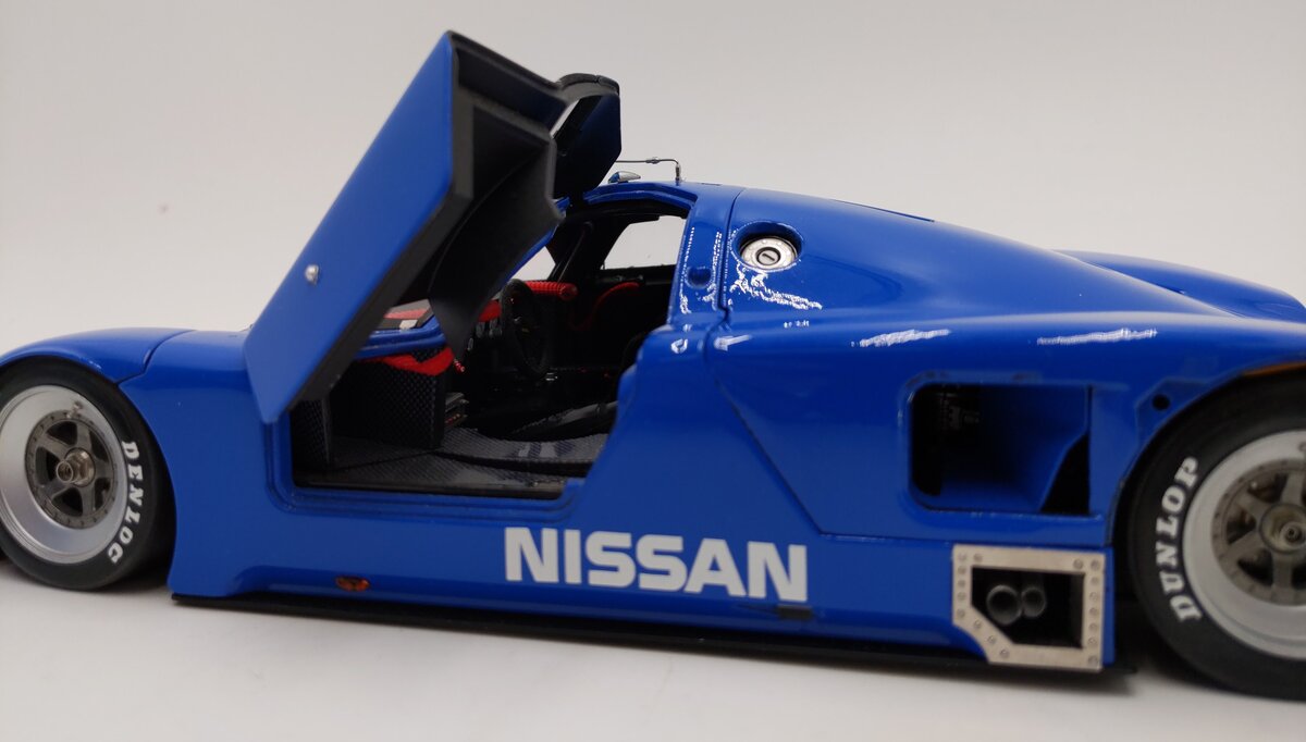 AutoArt 89778 1:18 1997 Nissan R390 GT1 Test Car EX/Box