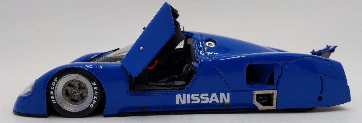 AutoArt 89778 1:18 1997 Nissan R390 GT1 Test Car EX/Box