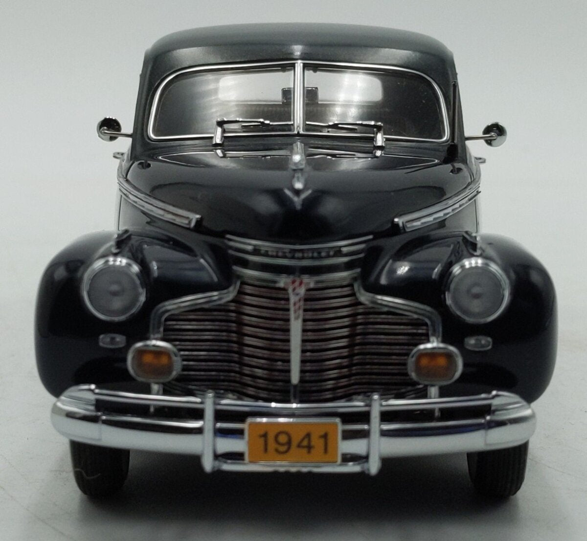 Danbury Mint DM932M 1:24 Scale Diecast 1941 Chevrolet Special Deluxe Coupe NIB