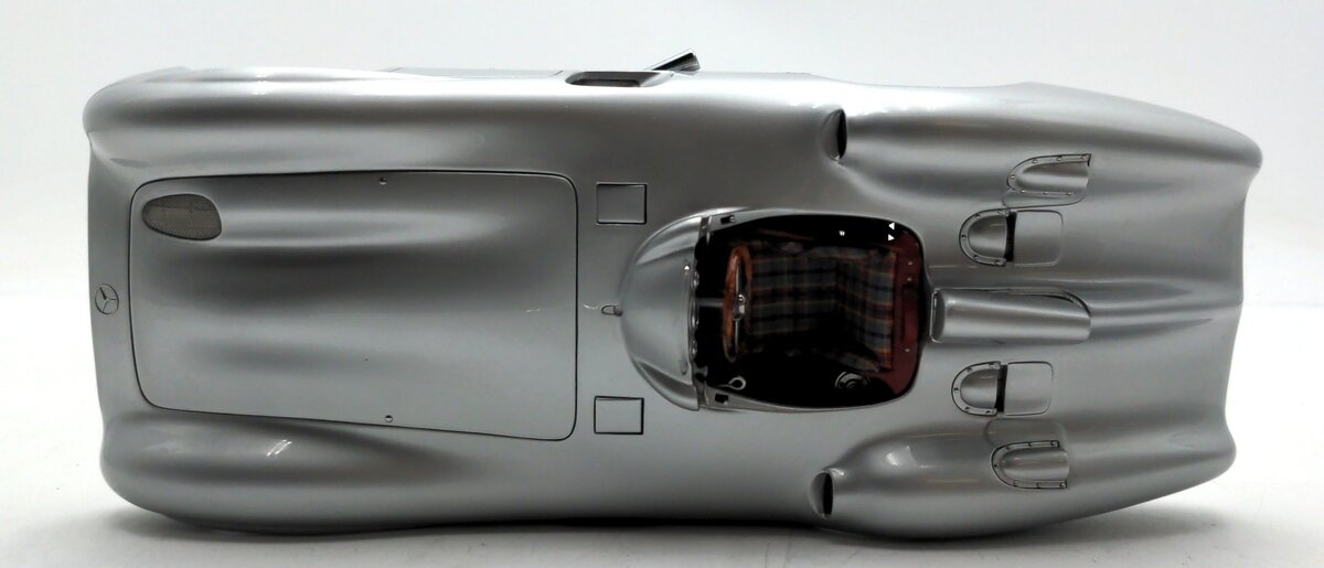 CMC M-044 1:18 Scale Mercedes-Benz W196R 54-55 Streamliner Body Diecast Model EX/Box