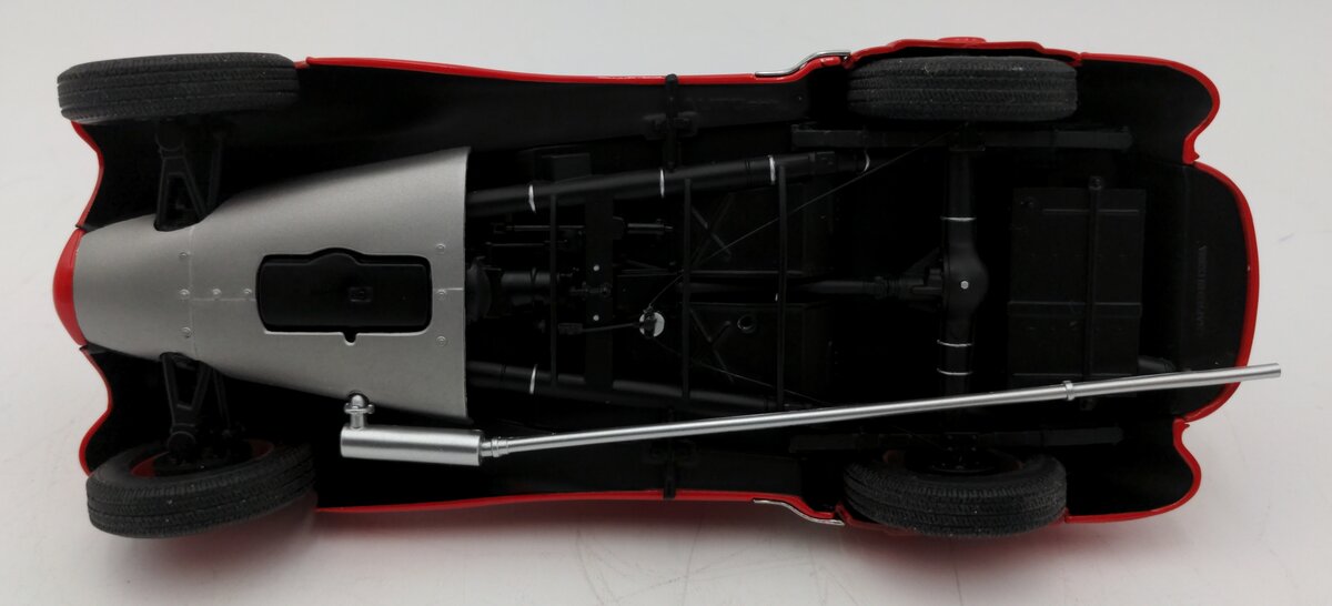 AutoArt 70583 1:18 1938 BMW 328 Roadster EX
