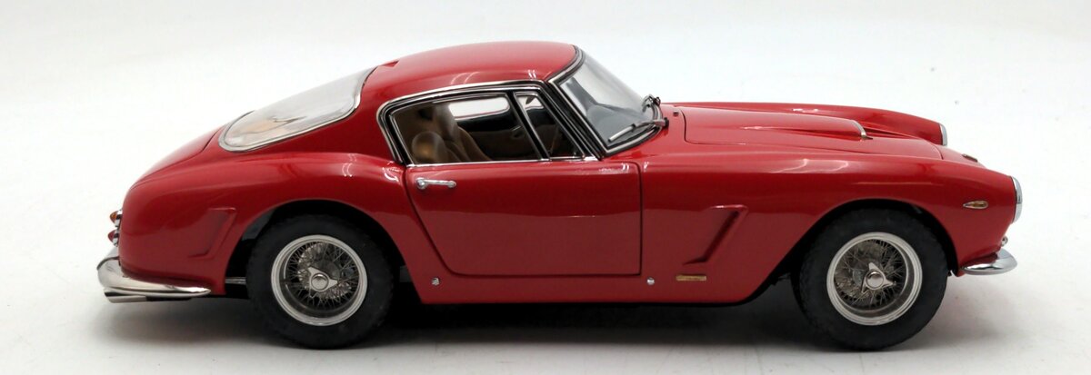 CMC M-046 1:18 Scale 1961 Ferrari 250 GT Berlinetta Passo Corto (SWB) Diecast LN/Box