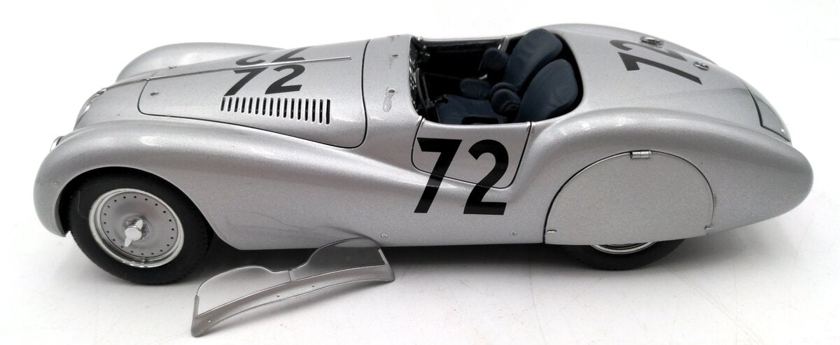 AutoArt 70636 1:18 1940 BMW 328 Roadster Mille Miglia #72 EX