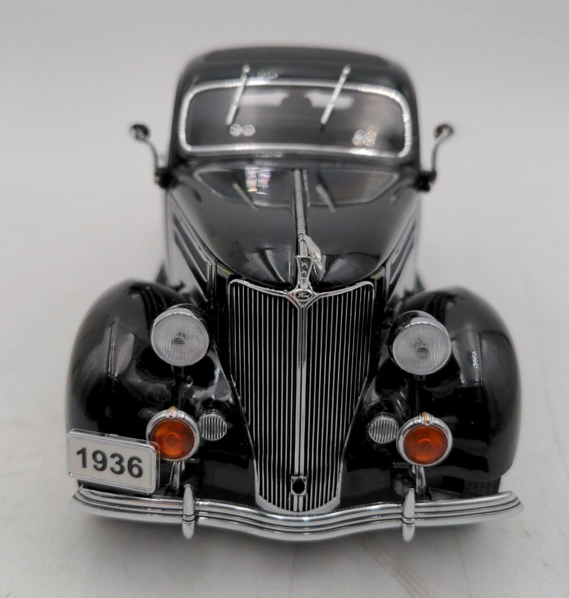 Danbury Mint 1:24 Scale 1936 Ford Deluxe Coupe LN/Box