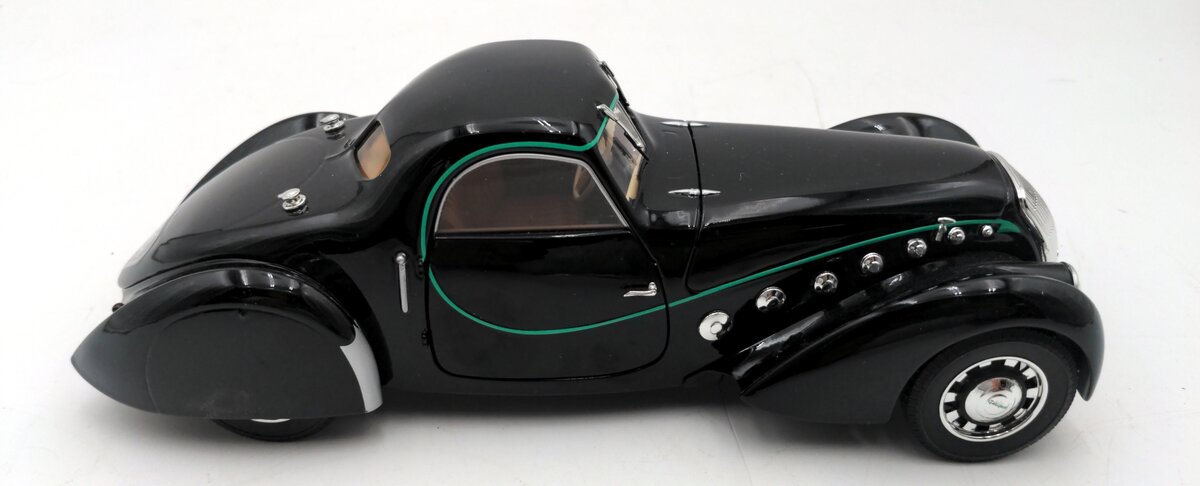 Norev 1:18 Scale Diecast Peugeot 302 Darl'Mat LN