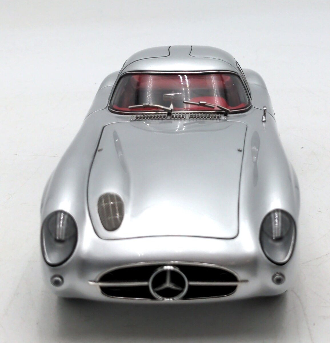 CMC M-076 1:18 Scale Mercedes-Benz 300 SLR 1955 Uhlenhaut Coupe Diecast Model VG/Box