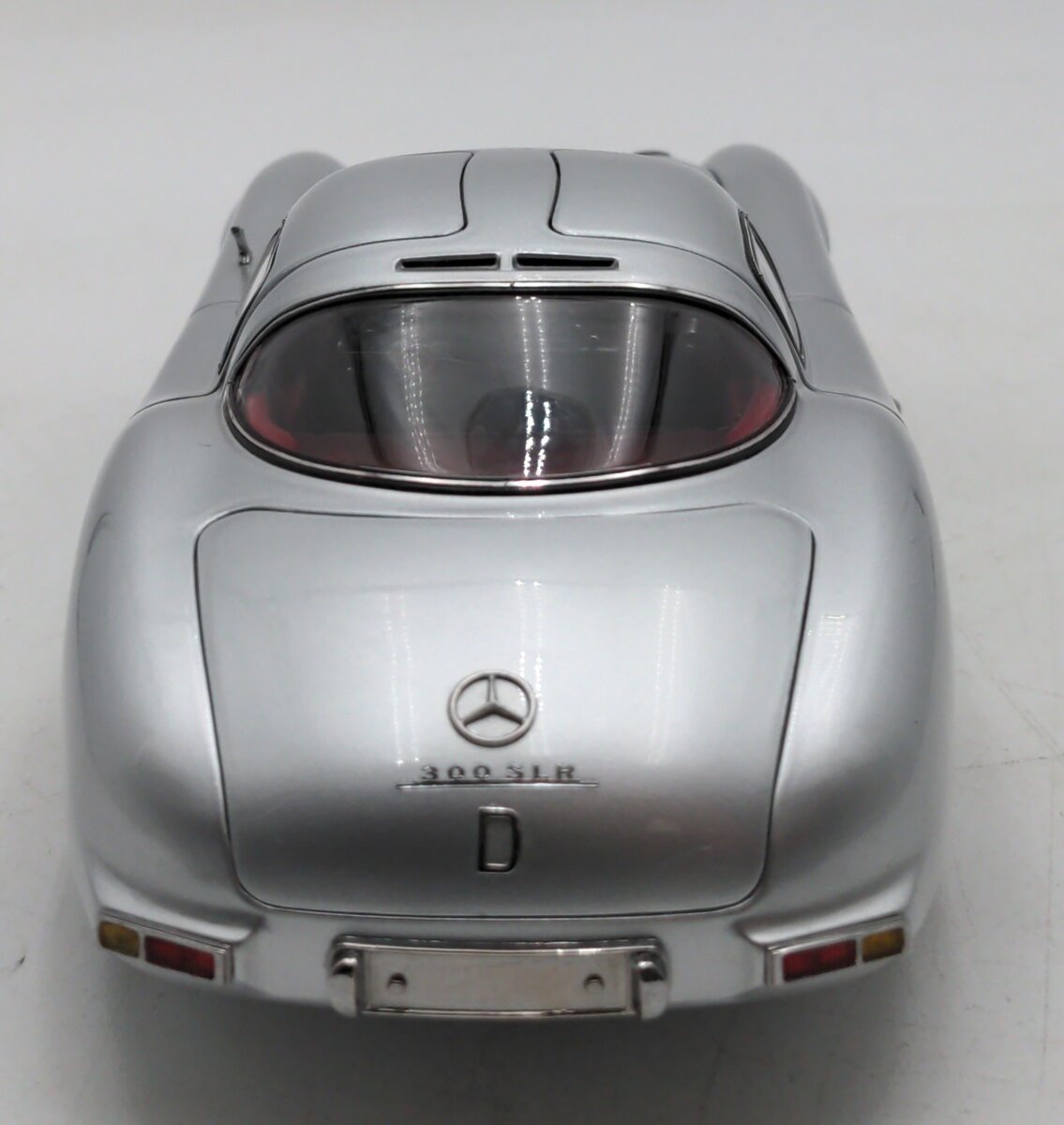 CMC M-076 1:18 Scale Mercedes-Benz 300 SLR 1955 Uhlenhaut Coupe Diecast Model VG/Box
