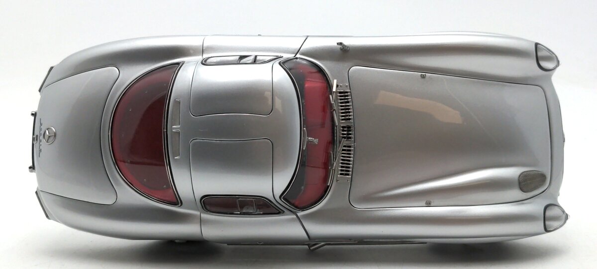 CMC M-076 1:18 Scale Mercedes-Benz 300 SLR 1955 Uhlenhaut Coupe Diecast Model VG/Box