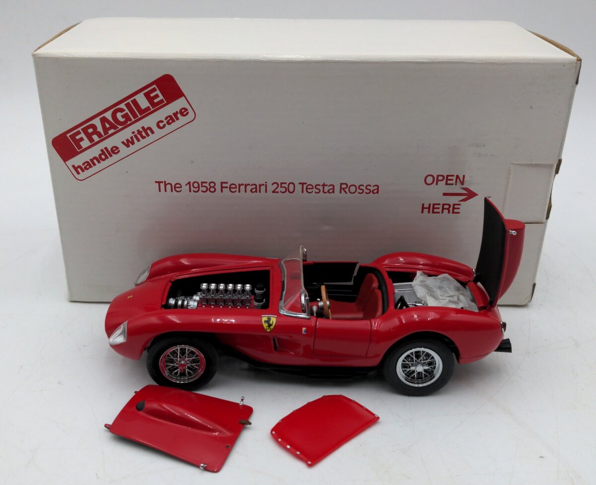 Danbury Mint 1:24 Scale Red 1958 Ferrari Testa Rossa Convertible VG/Box