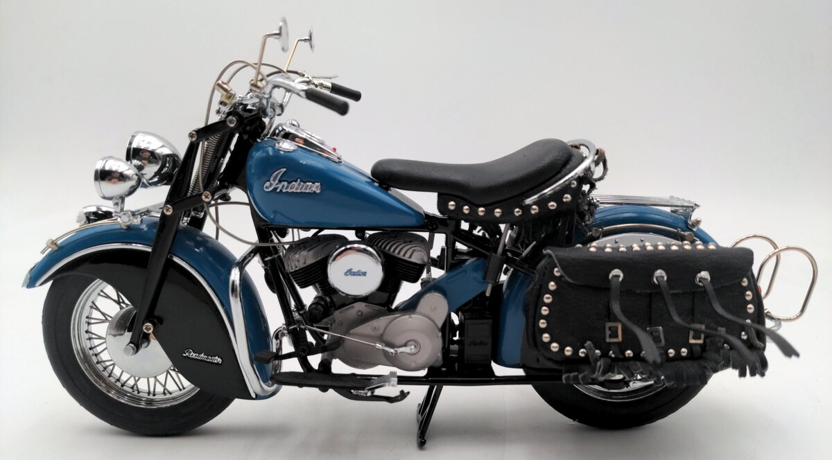 Danbury Mint 1:10 1948 Indian Chief Motorcycle VG