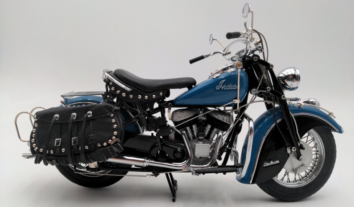 Danbury Mint 1:10 1948 Indian Chief Motorcycle VG