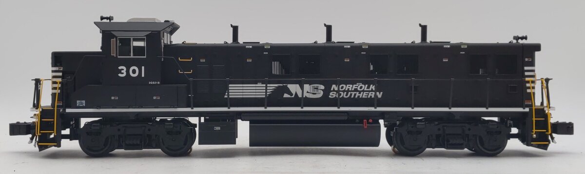 Lionel 2133120 O Gauge Norfolk Southern LEGACY Genset Diesel Switcher #301 LN/Box