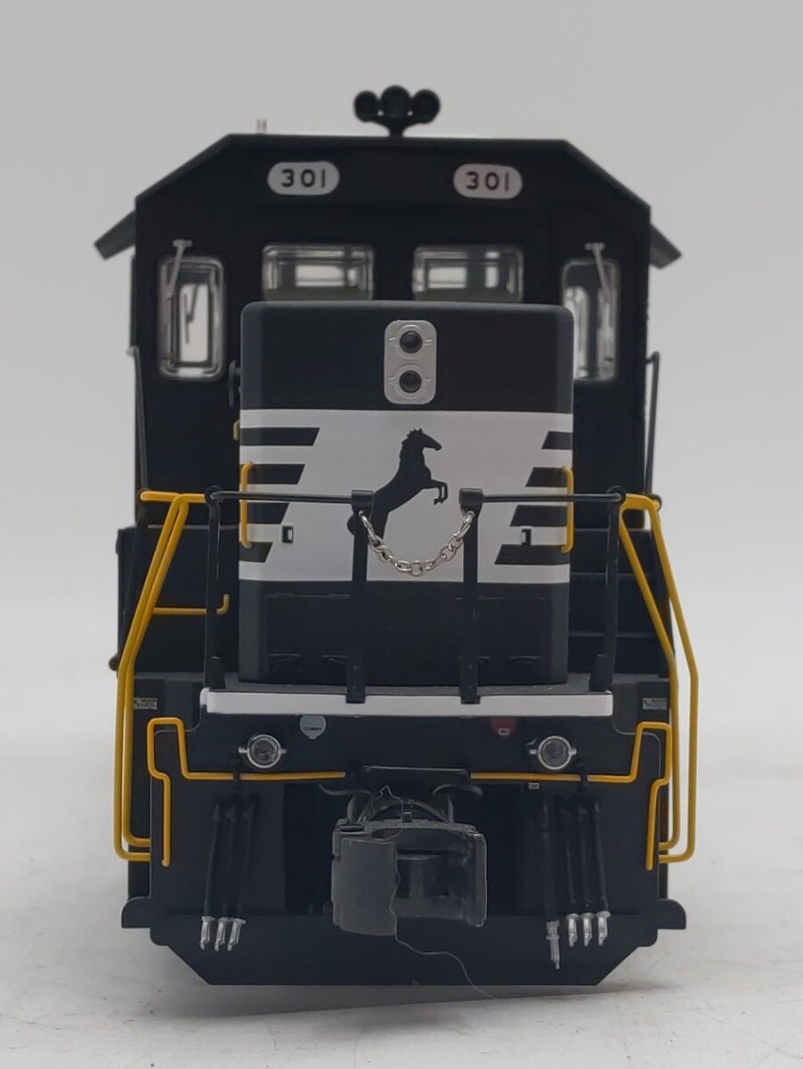 Lionel 2133120 O Gauge Norfolk Southern LEGACY Genset Diesel Switcher #301 LN/Box