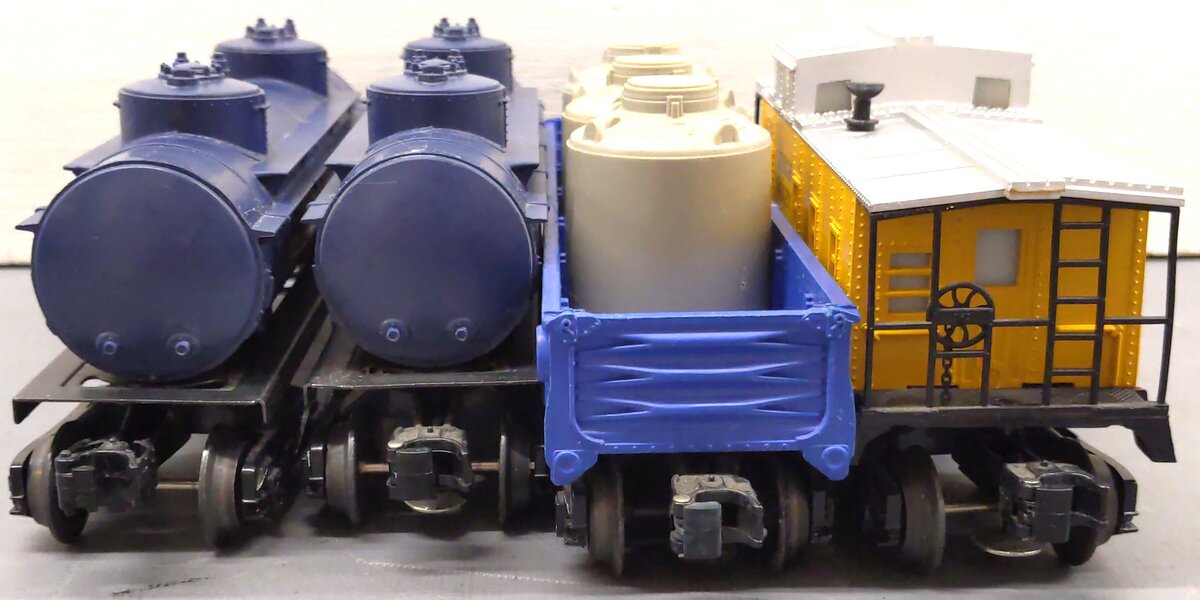 Lionel Assorted O Gauge Freight Cars [4] VG