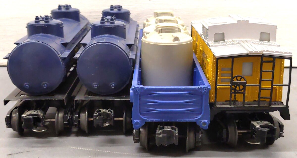Lionel Assorted O Gauge Freight Cars [4] VG