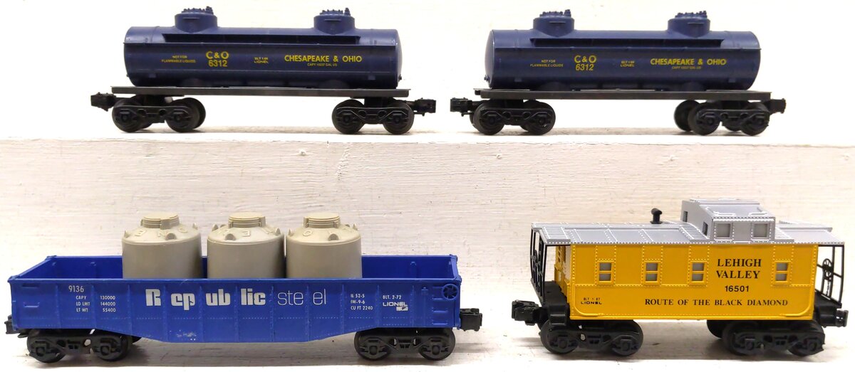 Lionel Assorted O Gauge Freight Cars [4] VG