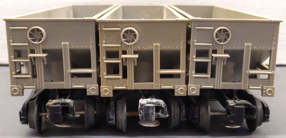 Lionel 6-6137 Nickel Plate Road Two Bay Hopper (3) VG