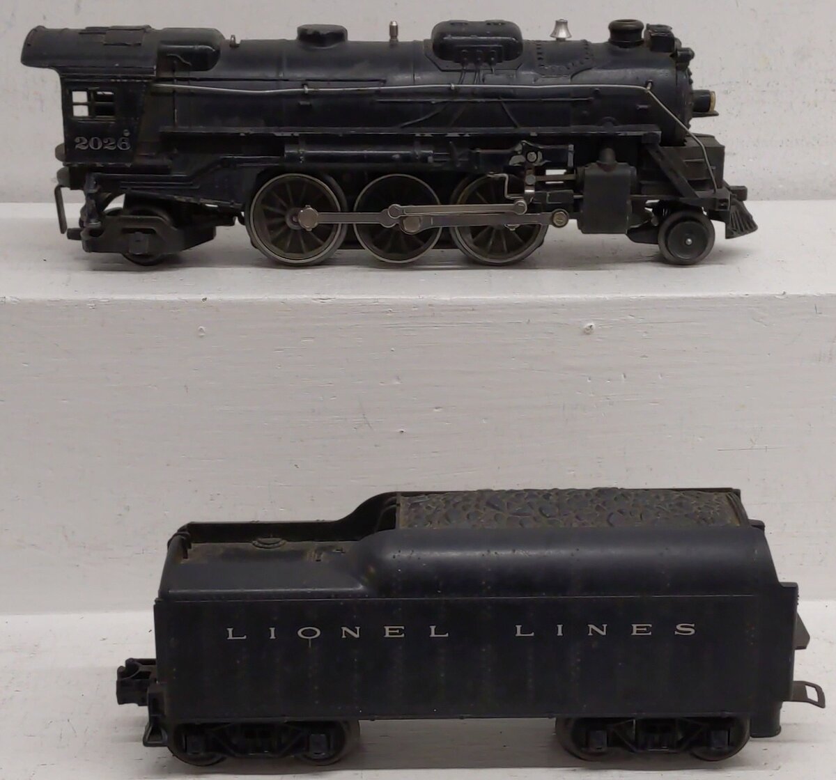 Lionel 2026 Vintage O Lionel Lines 2-6-2 Steam Locomotive w/1130T Tender VG