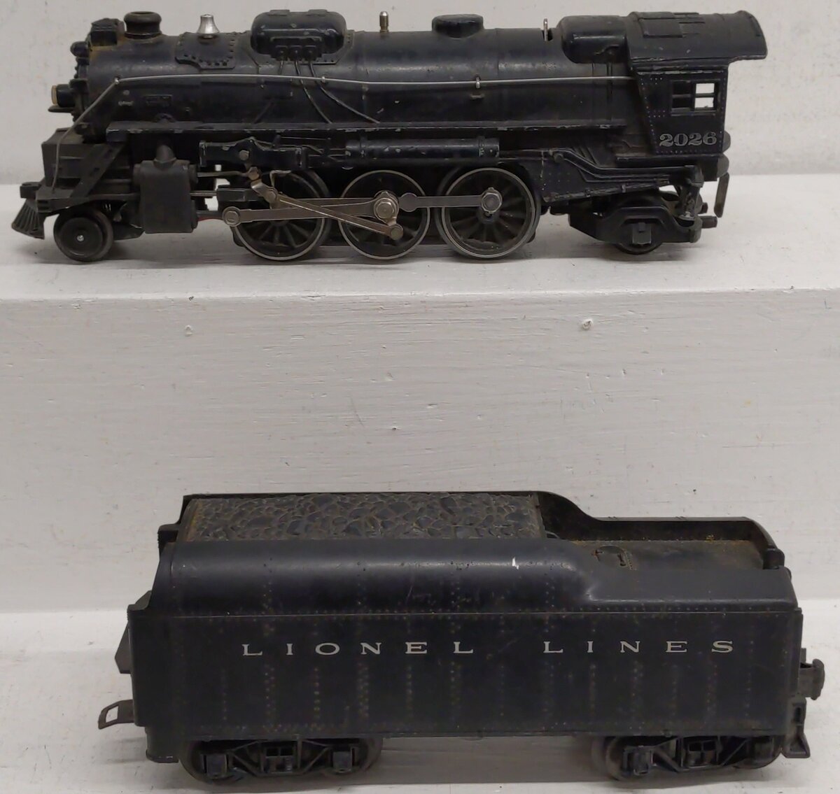 Lionel 2026 Vintage O Lionel Lines 2-6-2 Steam Locomotive w/1130T Tender VG