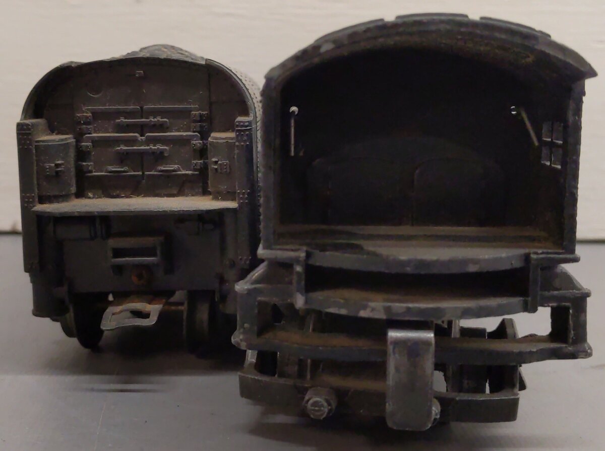 Lionel 2026 Vintage O Lionel Lines 2-6-2 Steam Locomotive w/1130T Tender VG
