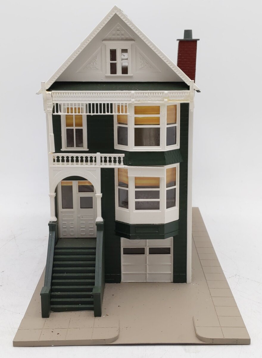 IHC 300-4 O Scale Custom Gingerbread Victorian Row House Building EX
