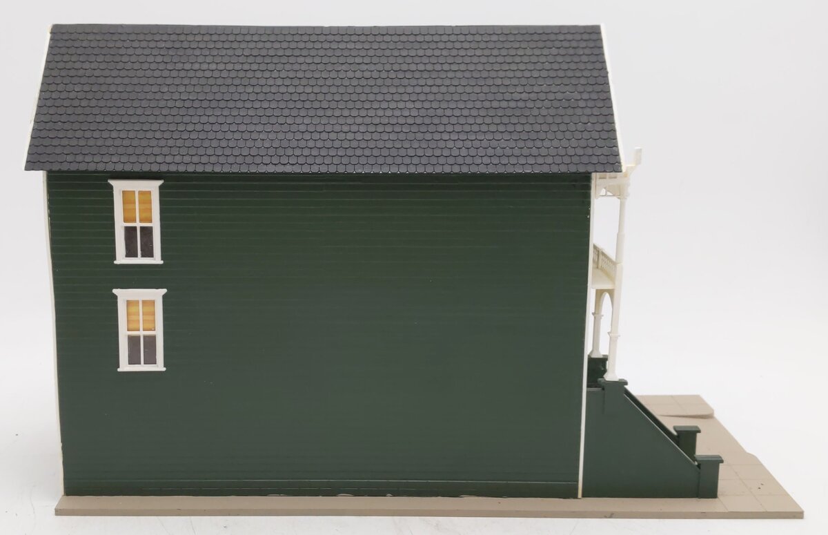 IHC 300-4 O Scale Custom Gingerbread Victorian Row House Building EX