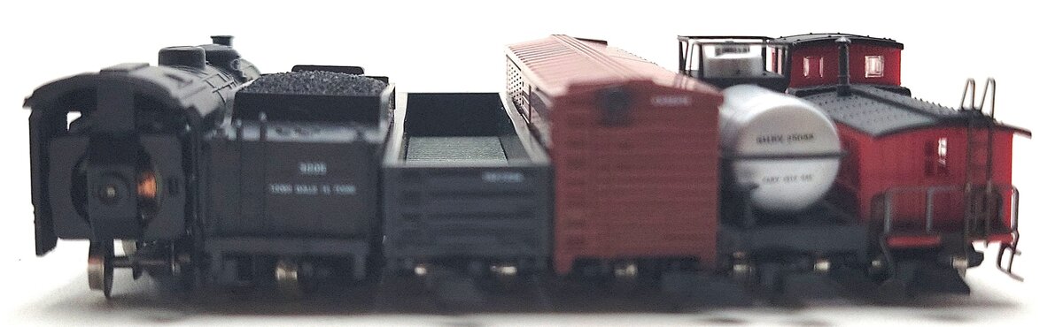 Marklin 8006A Z Scale Great Northern Regional Steam Locomotive & Freight Car Set LN/Box