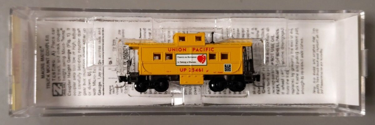 Micro-Trains 53500300 Z Scale Union Pacific Center Cupola Caboose #25461 LN/Box