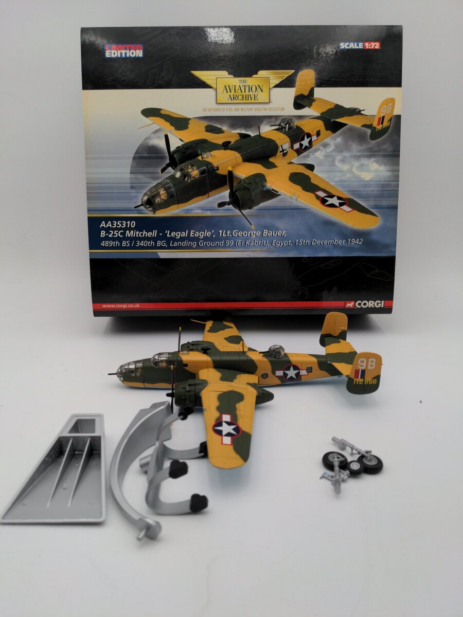 Corgi AA35310 1:72 B-25C Mitchell- Legal Eagle/Box
