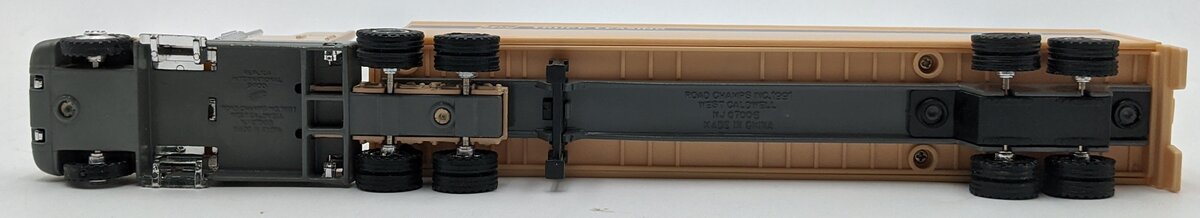 Ertl 1:64 Scale Diecast UPS Truck Leasing Semi Tractor W/Trailer VG