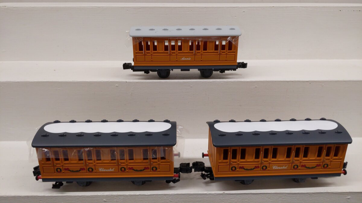 Lionel O Gauge Assorted Thomas and Friends Passenger Cars [3] EX